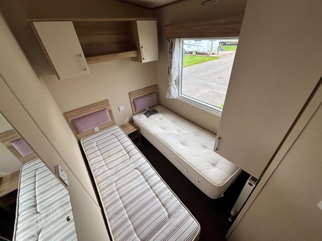 Twin Bedroom 2